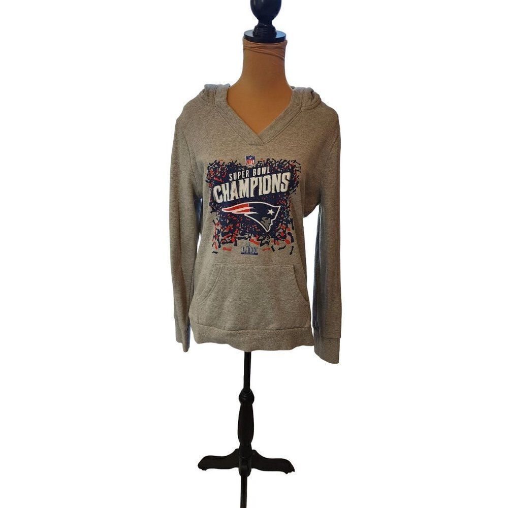 Fanatics Grey Women's New England Patriots Lightweight Hoodie Medium